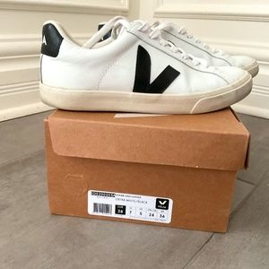 Veja Esplar Extra White and Black Sneaker Size 7